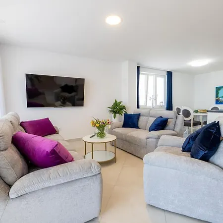 Smaragd - Lapis - Luxury With Shared Pool Apartment *