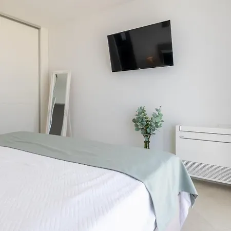 Smaragd - Lapis - Luxury With Shared Pool מאקרסקה