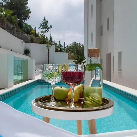 Smaragd - Lapis - Luxury With Shared Pool Makarska
