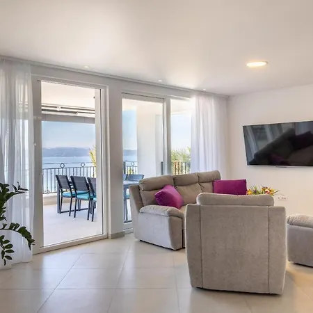 Smaragd - Lapis - Luxury With Shared Pool מאקרסקה