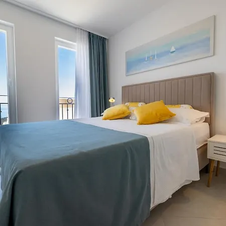 Apartment Smaragd - Lapis - Luxury With Shared Pool *