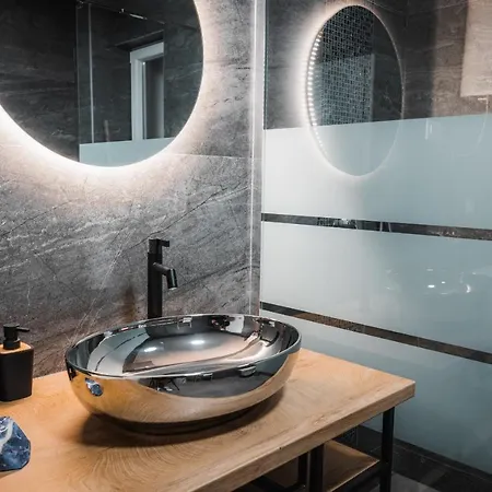 Apartment Smaragd - Lapis - Luxury With Shared Pool