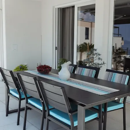 Smaragd - Lapis - Luxury With Shared Pool
