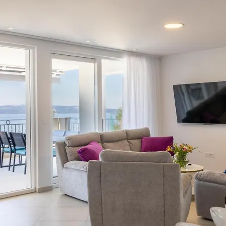 Smaragd - Lapis - Luxury With Shared Pool Apartment