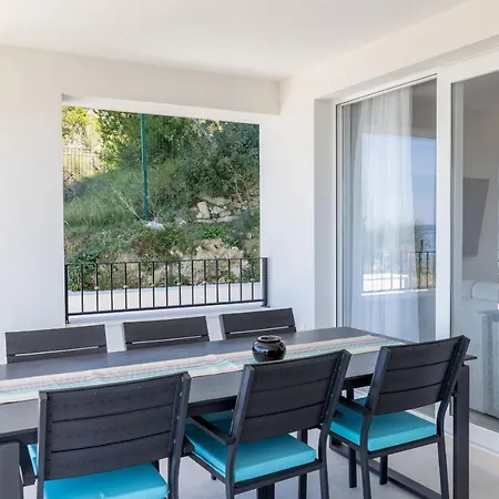 Apartment Smaragd - Lapis - Luxury With Shared Pool
