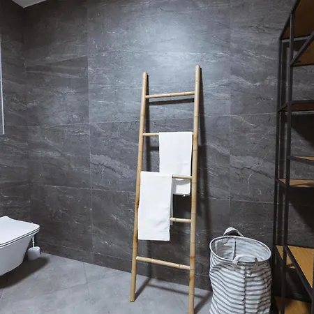 Smaragd - Lapis - Luxury With Shared Pool Apartment