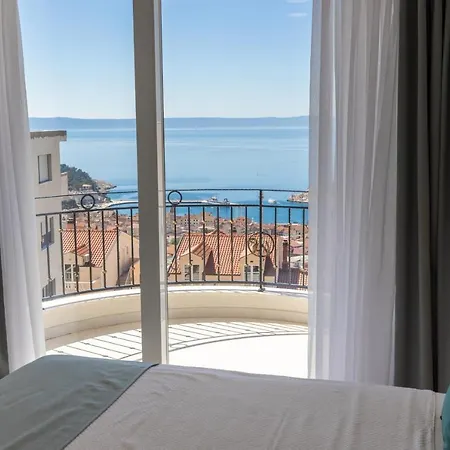 Smaragd - Lapis - Luxury With Shared Pool Apartment Makarska