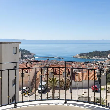 Smaragd - Lapis - Luxury With Shared Pool * Makarska