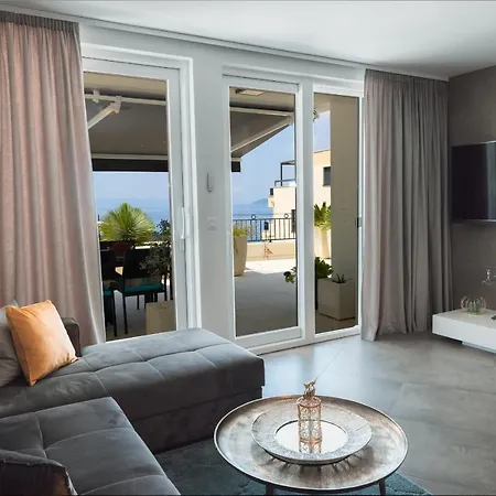 Smaragd - Lapis - Luxury With Shared Pool Makarska