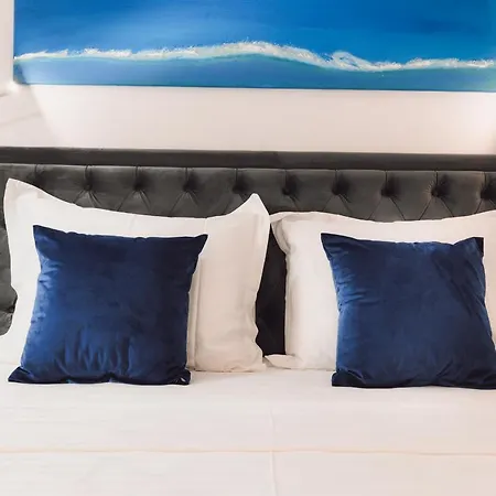 Smaragd - Lapis - Luxury With Shared Pool Daire Makarska