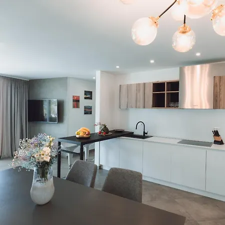 Apartment Smaragd - Lapis - Luxury With Shared Pool *