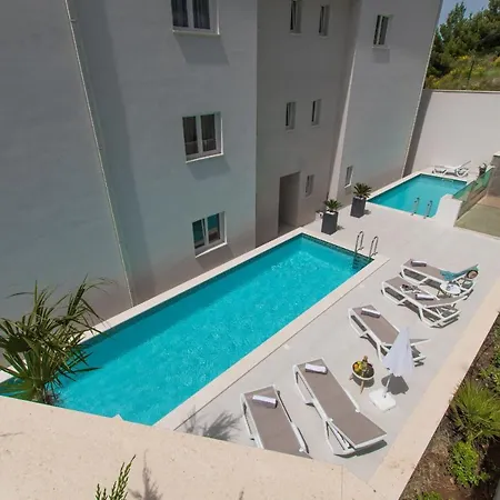 Smaragd - Lapis - Luxury With Shared Pool Apartment