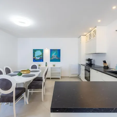 Apartamento Smaragd - Lapis - Luxury With Shared Pool *