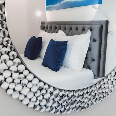 Smaragd - Lapis - Luxury With Shared Pool * Макарска