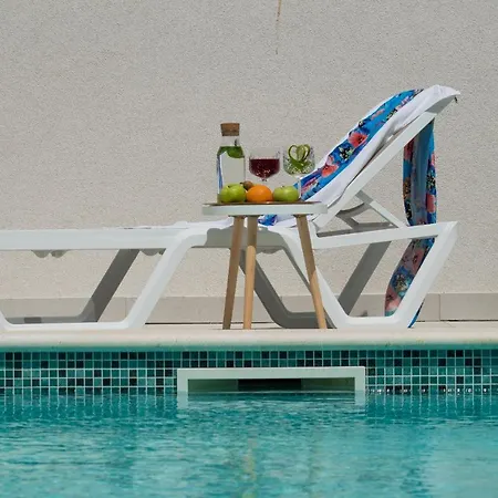 Smaragd - Lapis - Luxury With Shared Pool Апартаменты *